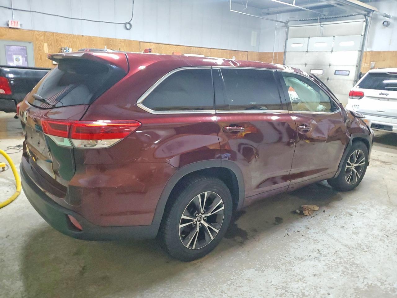 2017 TOYOTA HIGHLANDER