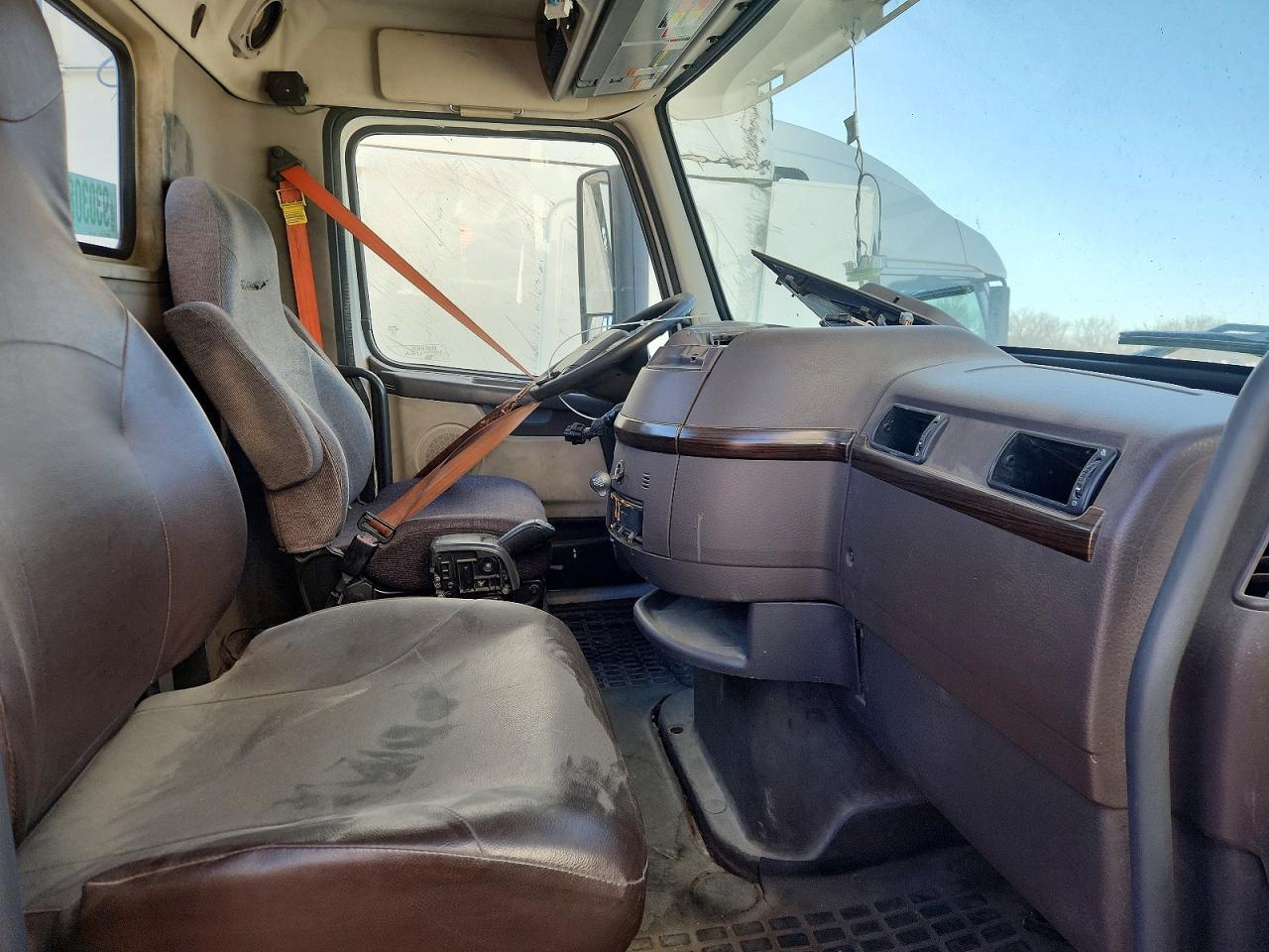 2012 VOLVO VNL