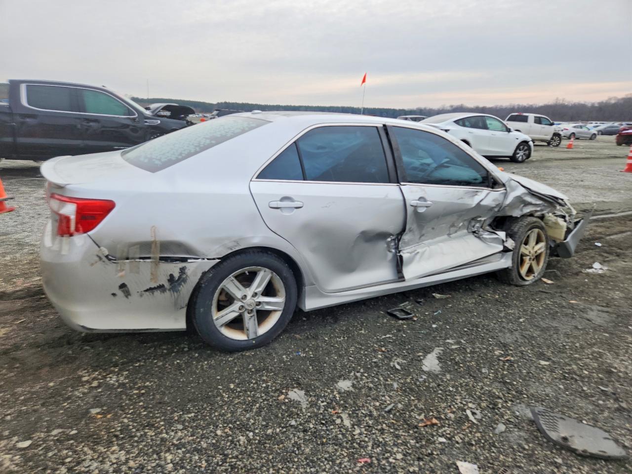 2013 TOYOTA CAMRY