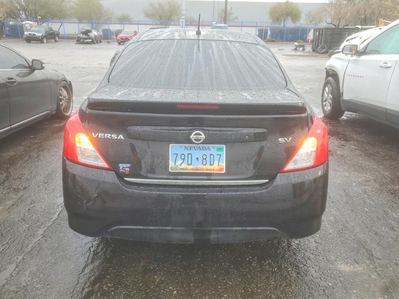 2017 NISSAN VERSA