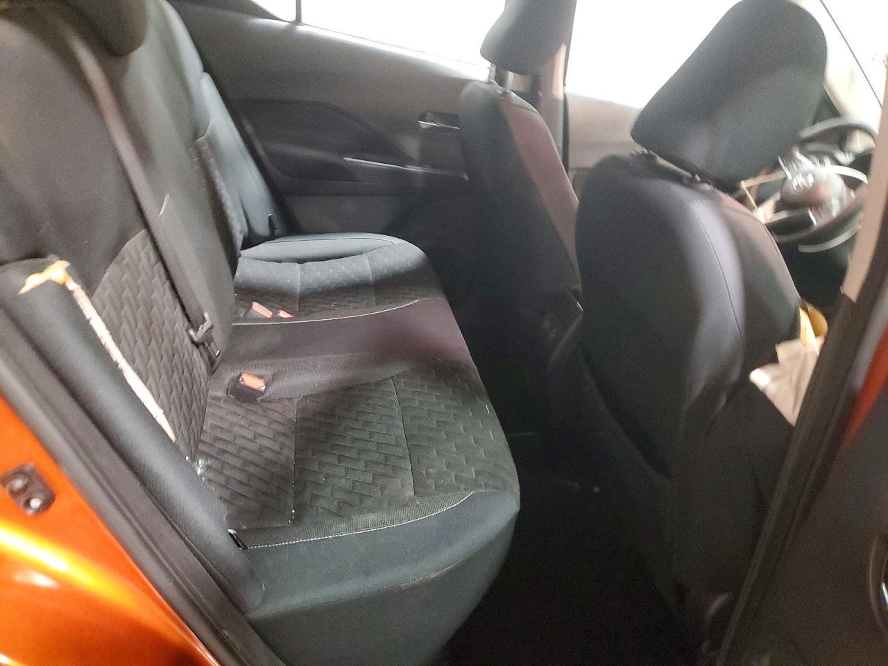 2021 NISSAN KICKS