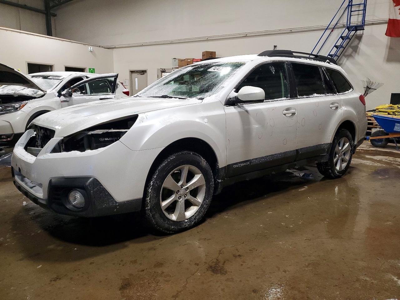 2013 SUBARU Outback