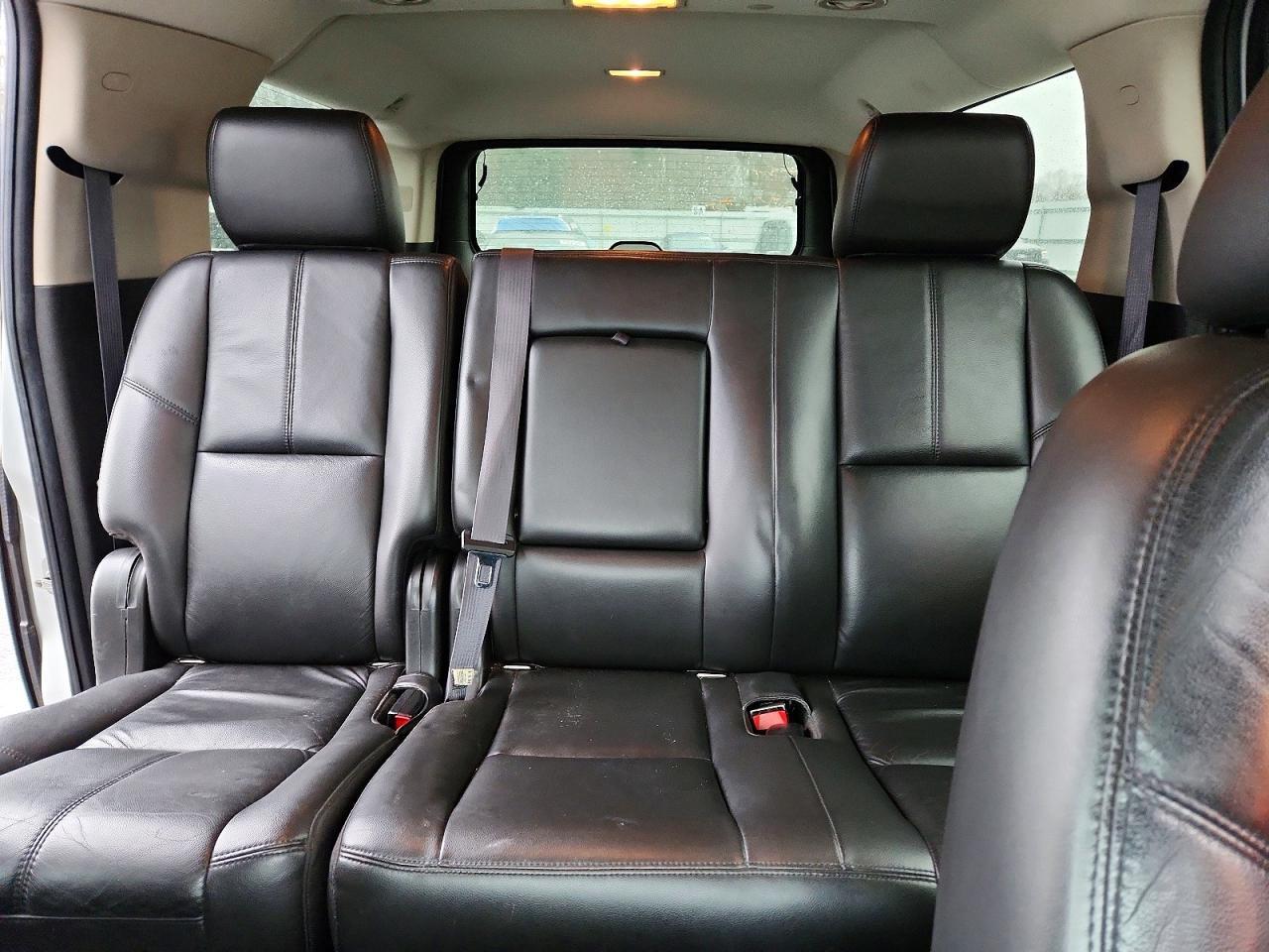 2011 CHEVROLET Suburban