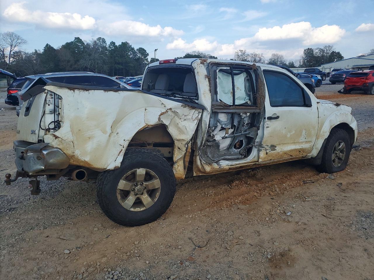 2013 NISSAN Frontier