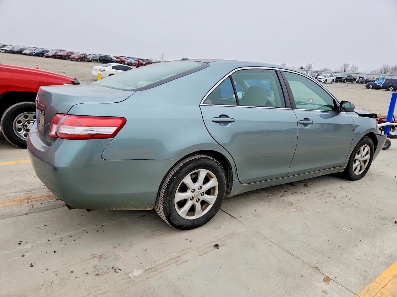 2011 TOYOTA CAMRY