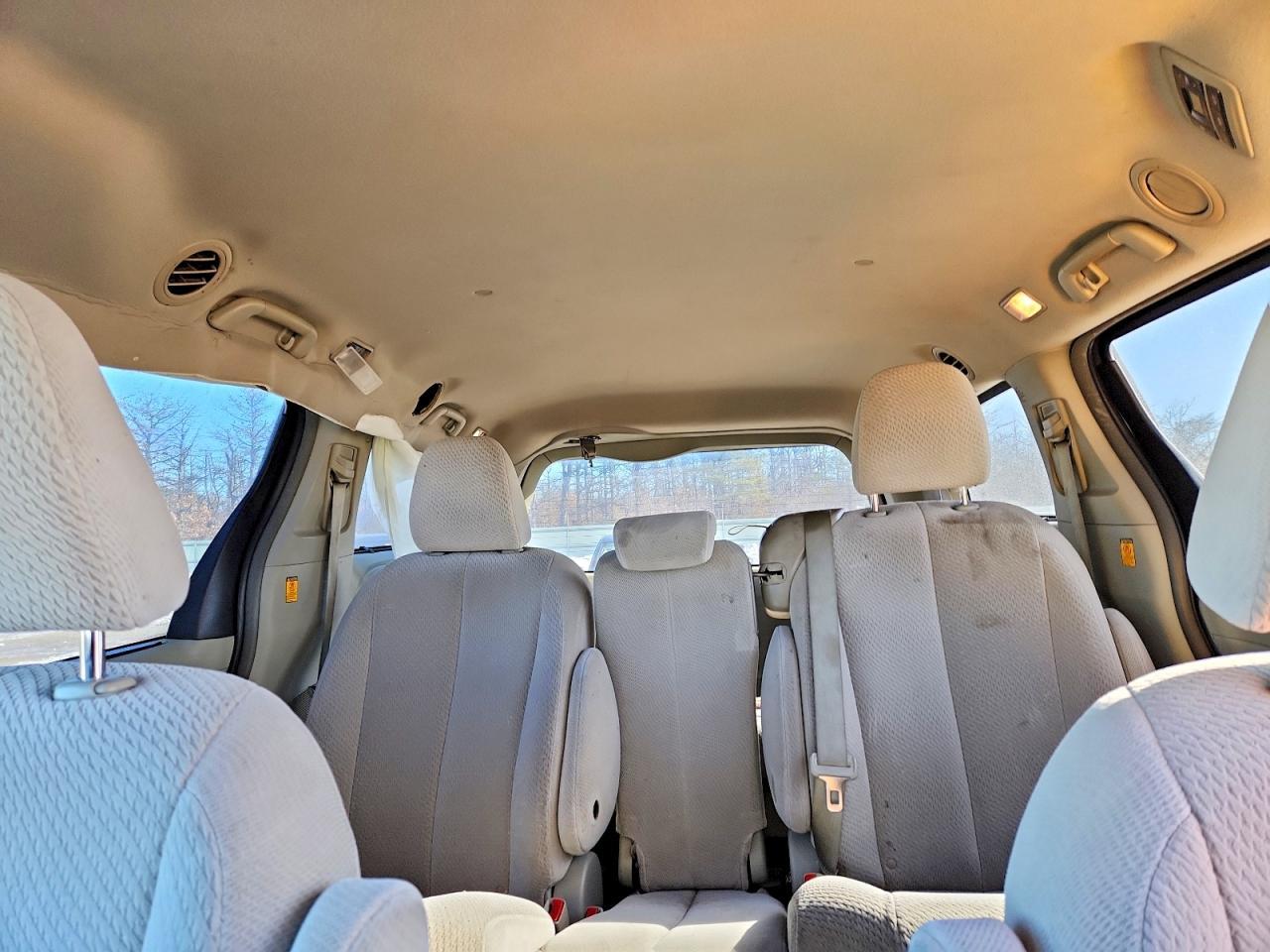 2013 TOYOTA SIENNA
