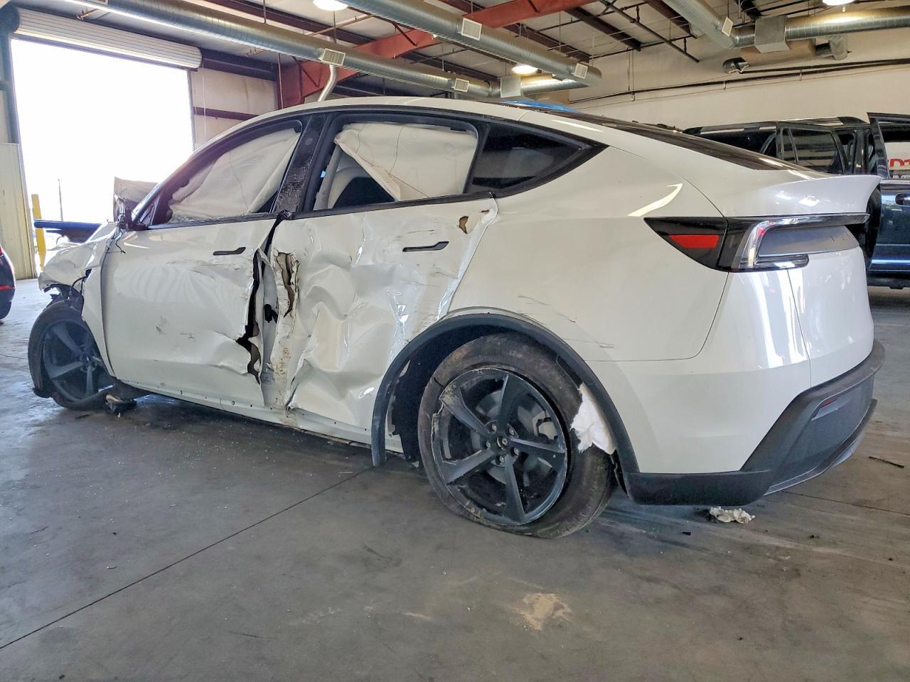 2026 TESLA MODEL Y