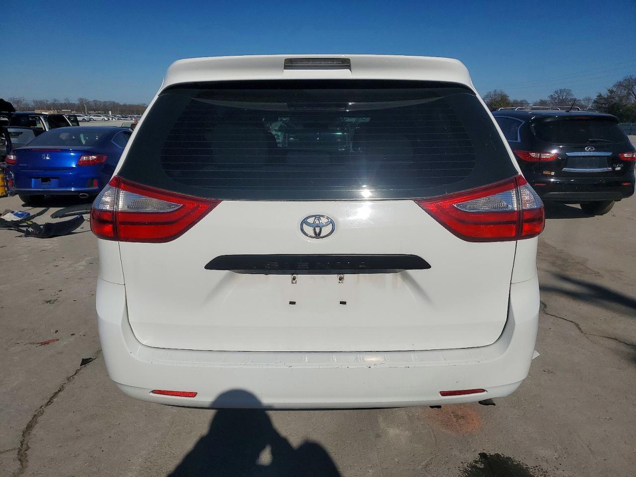 2017 TOYOTA SIENNA