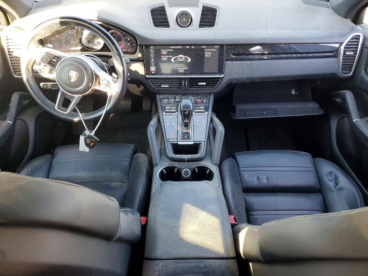 2020 PORSCHE CAYENNE