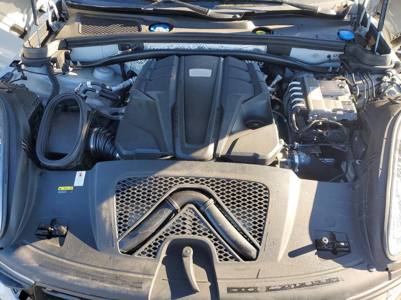 2022 PORSCHE Macan