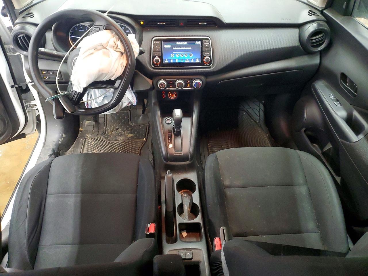 2024 NISSAN KICKS
