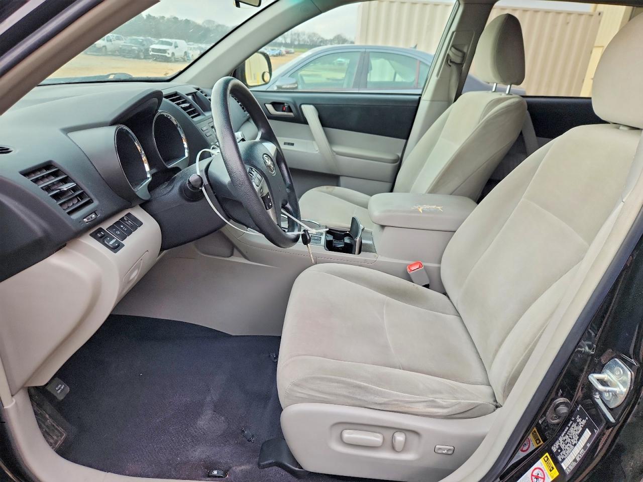 2011 TOYOTA HIGHLANDER