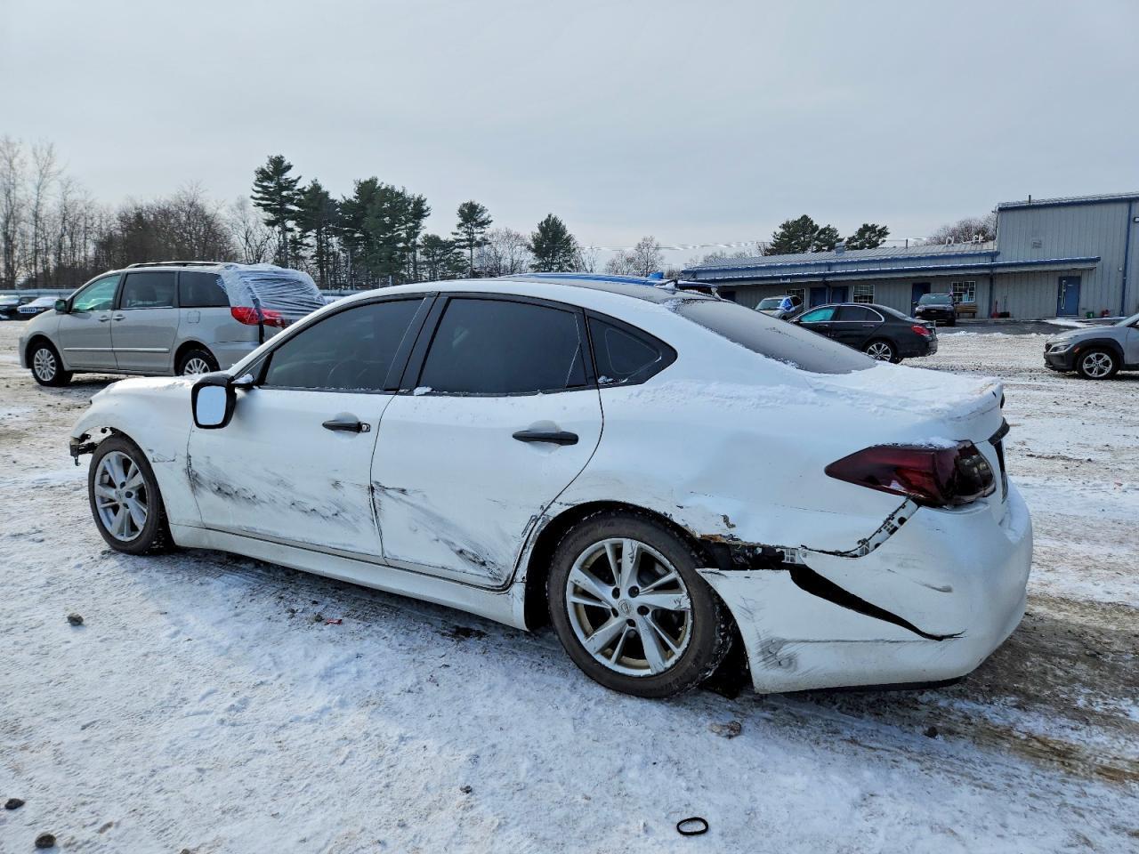 2011 INFINITI M37