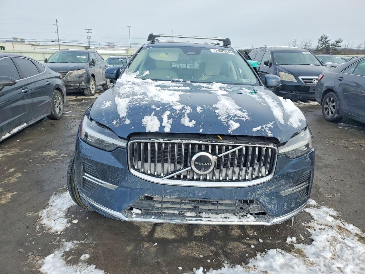 2022 VOLVO XC60