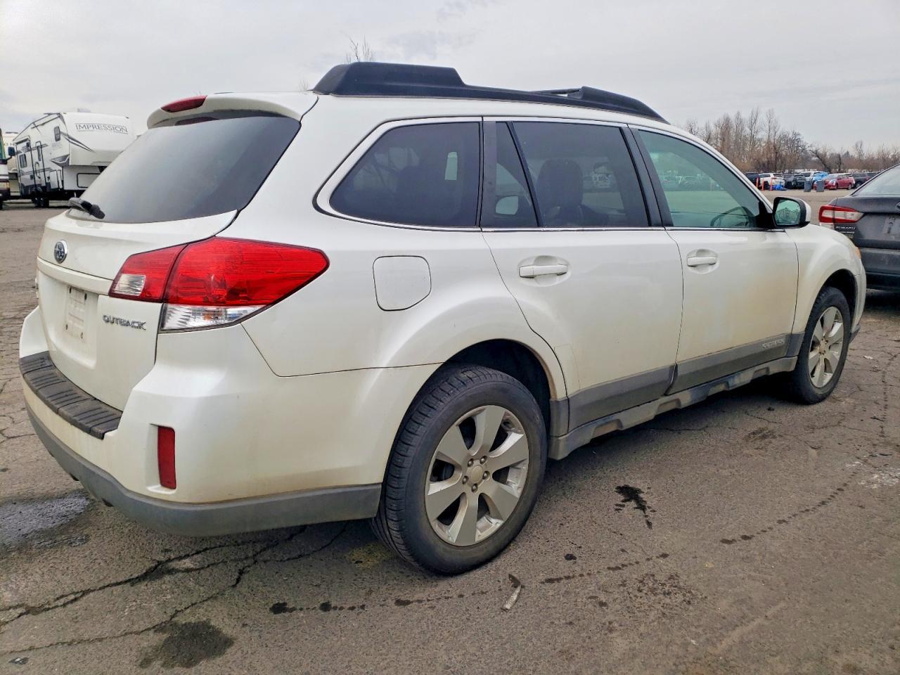 2010 SUBARU Outback