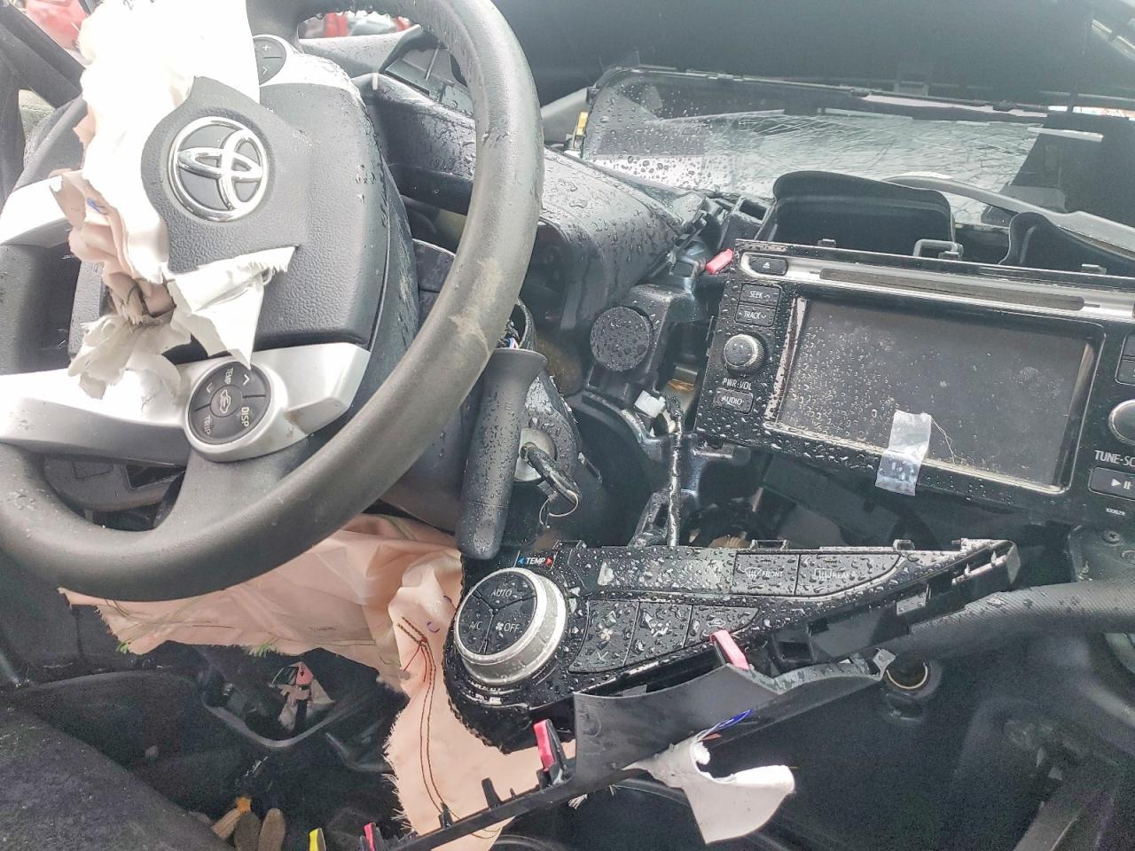 2016 TOYOTA Prius c