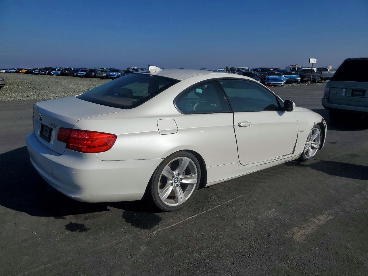 2011 BMW 3 SERIES