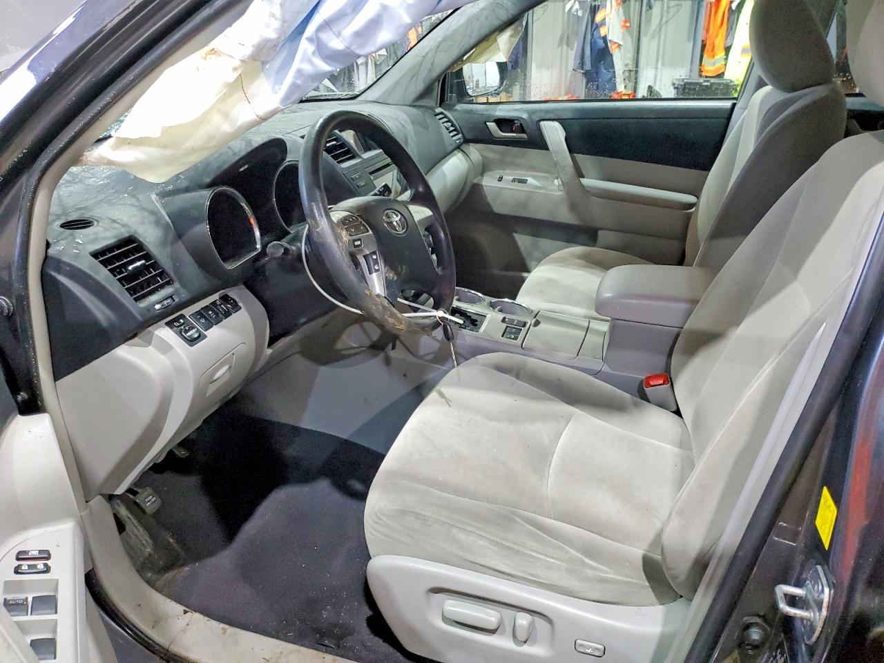 2011 TOYOTA HIGHLANDER