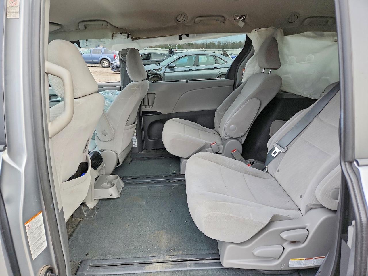 2016 TOYOTA SIENNA