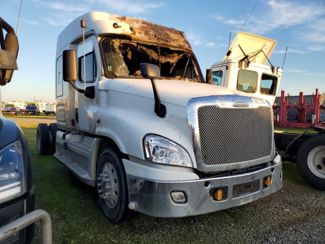2015 FREIGHTLINER CASCADIA
