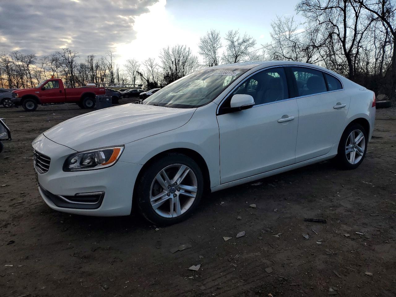 2015 VOLVO S60