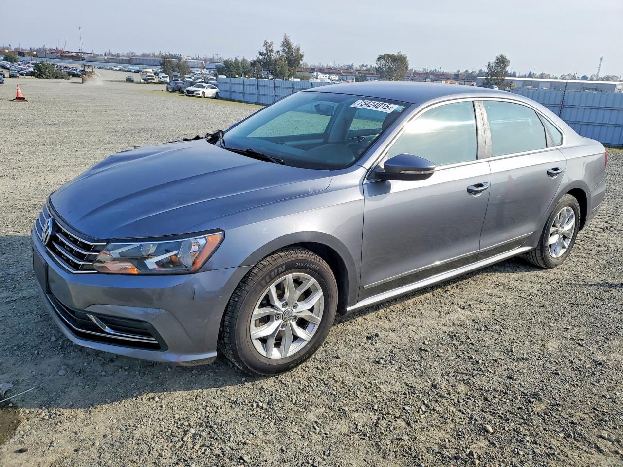 2016 VOLKSWAGEN Passat