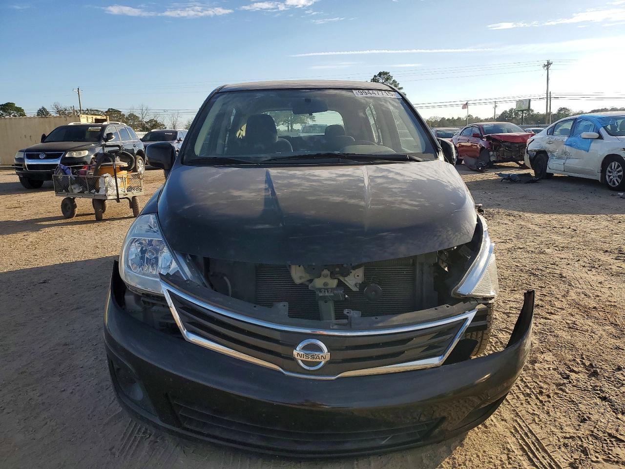 2011 NISSAN VERSA