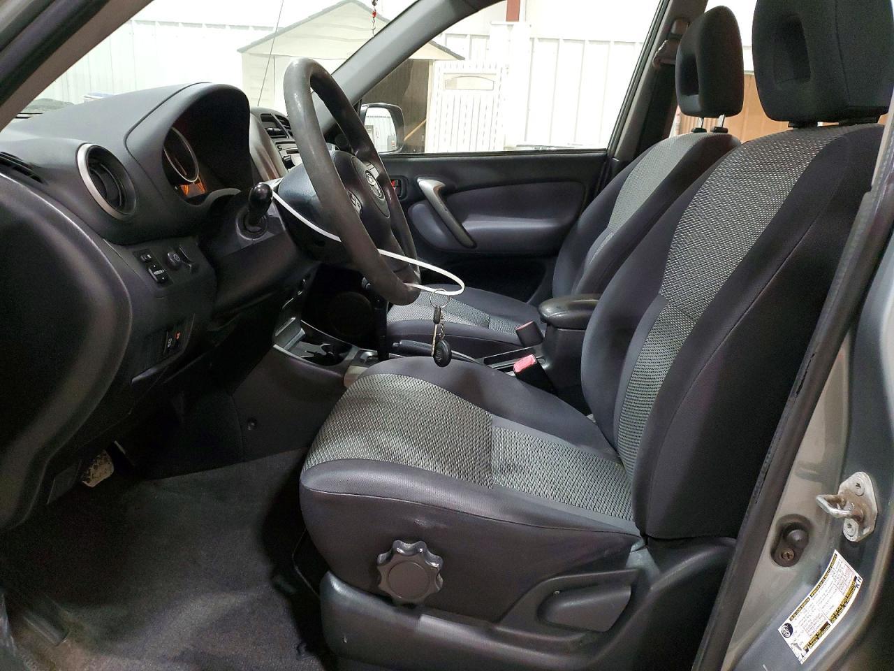 2004 TOYOTA RAV4