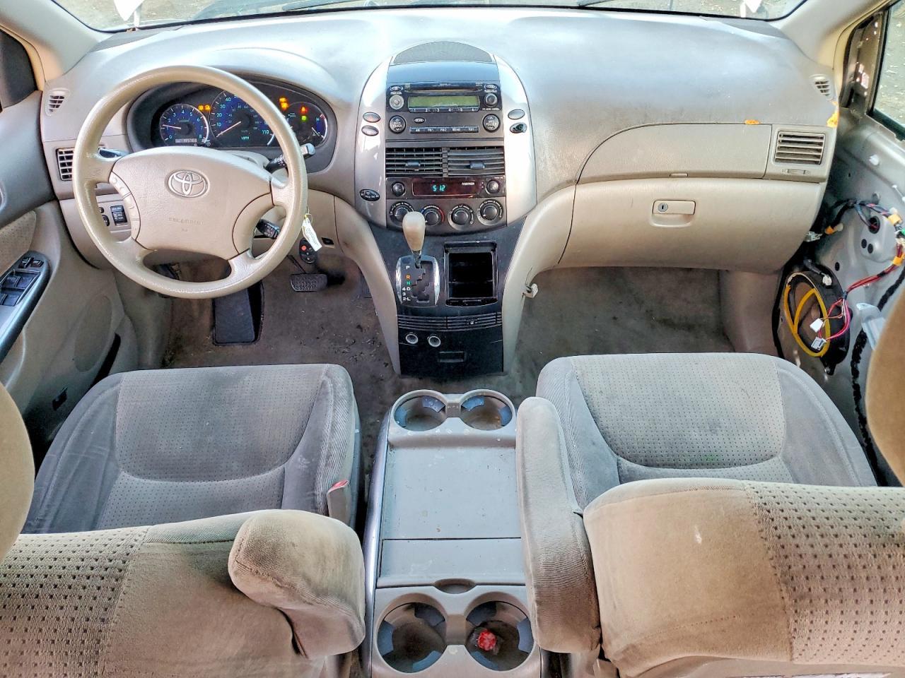 2009 TOYOTA SIENNA