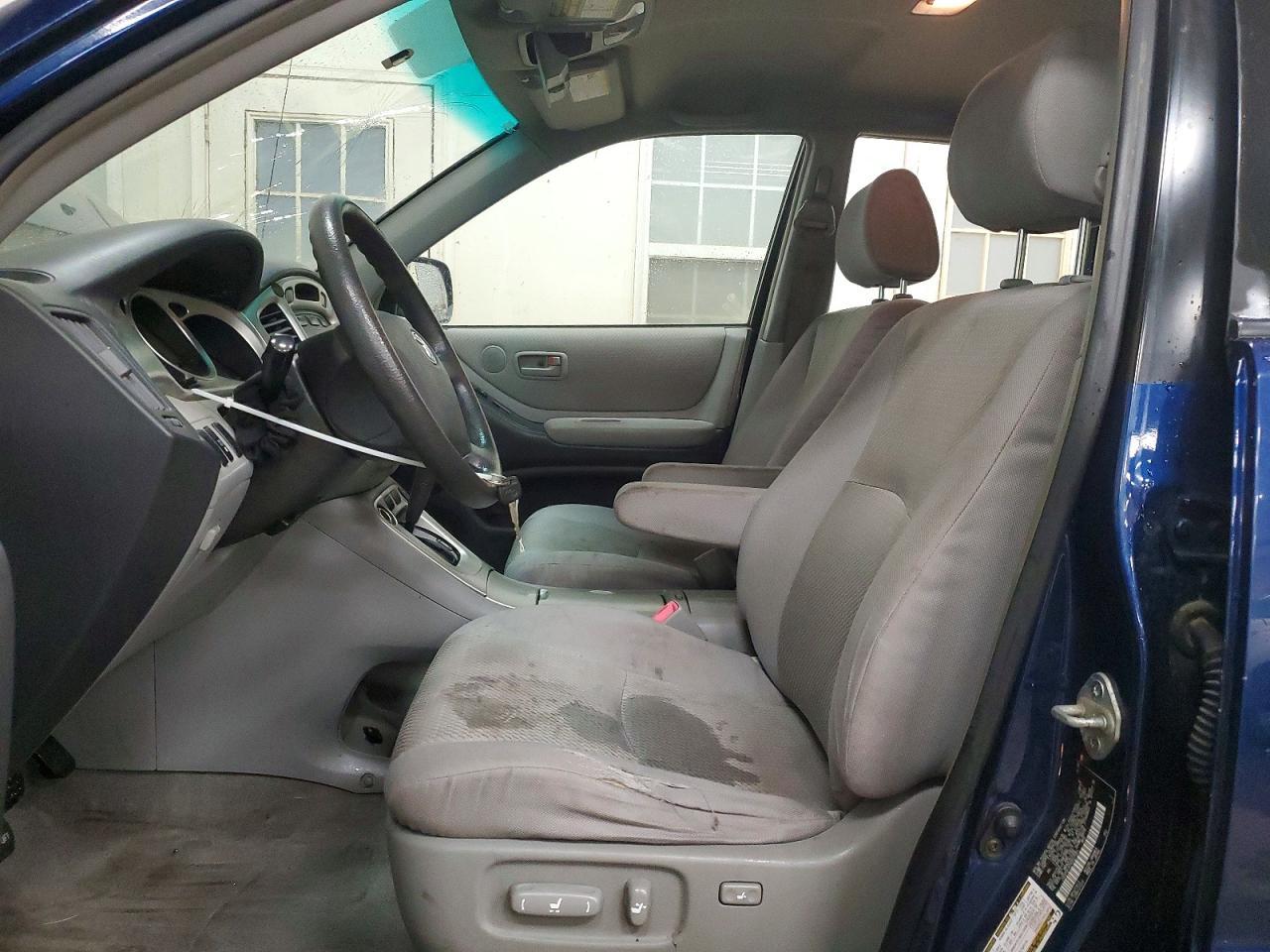 2004 TOYOTA HIGHLANDER
