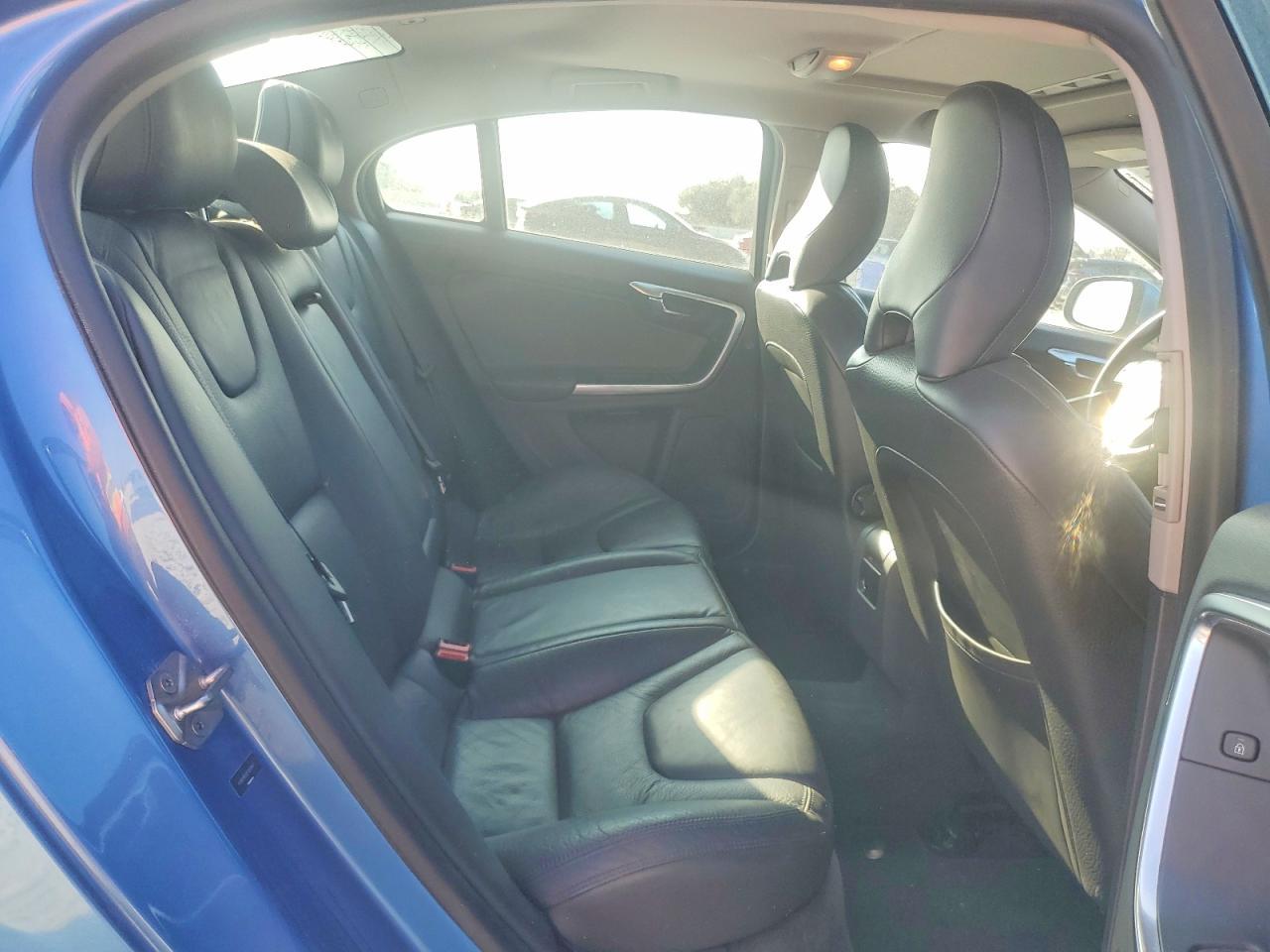 2014 VOLVO S60