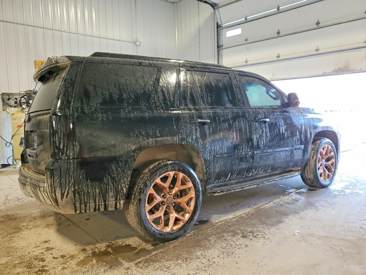 2017 CADILLAC ESCALADE
