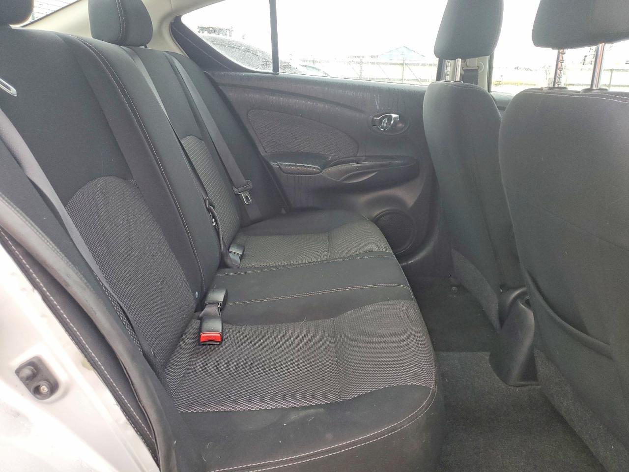 2015 NISSAN VERSA