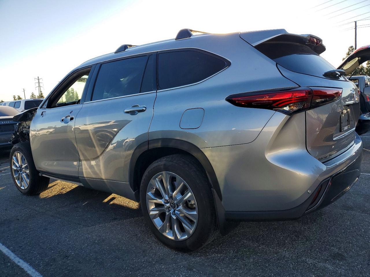 2023 TOYOTA HIGHLANDER