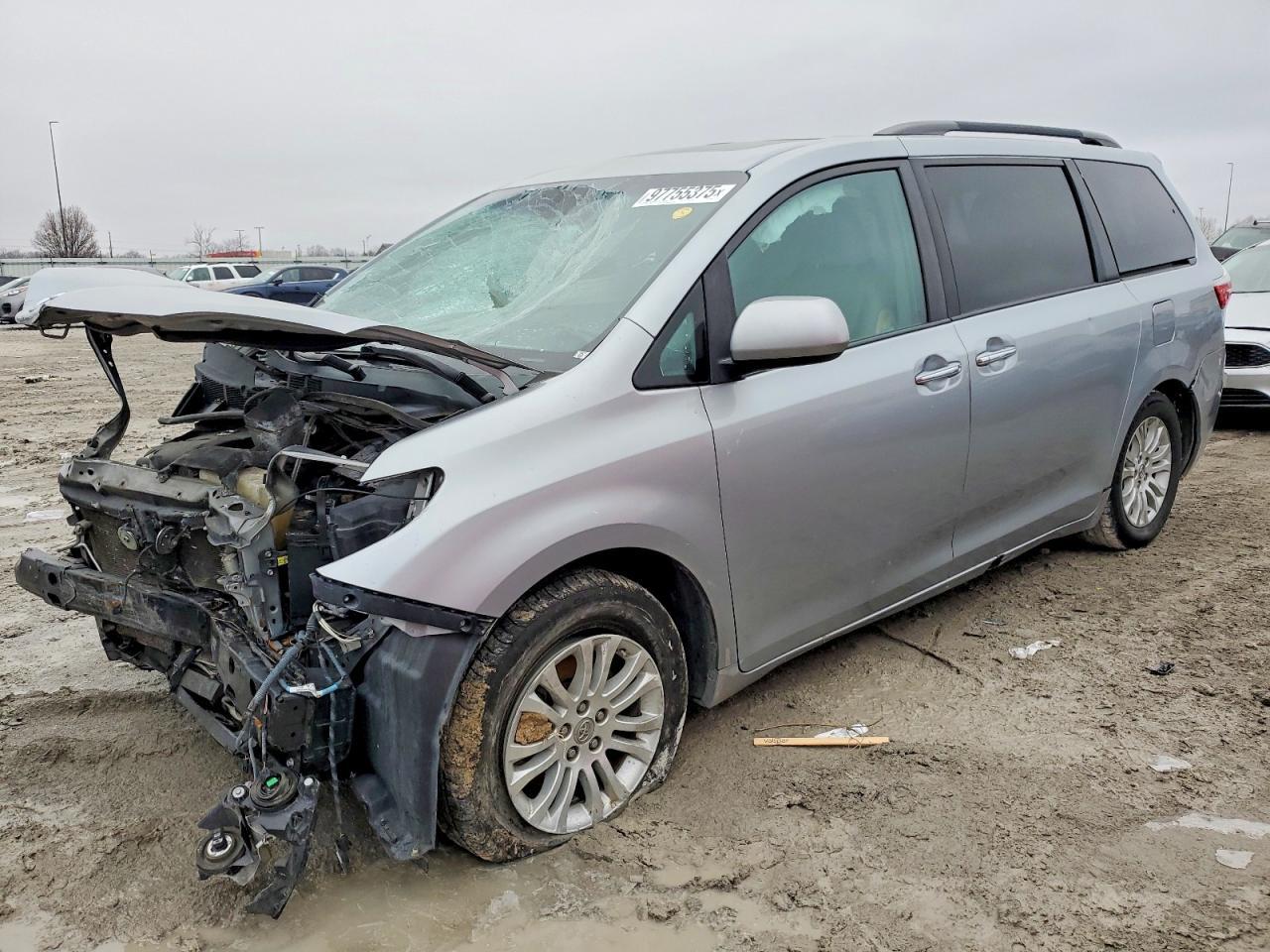 2015 TOYOTA SIENNA
