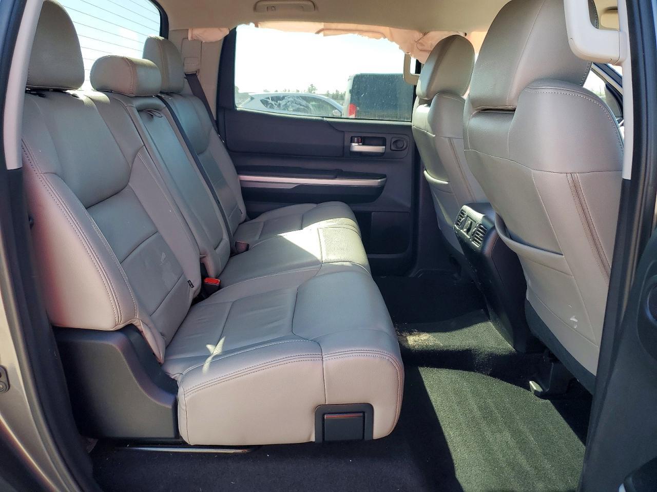2017 TOYOTA TUNDRA