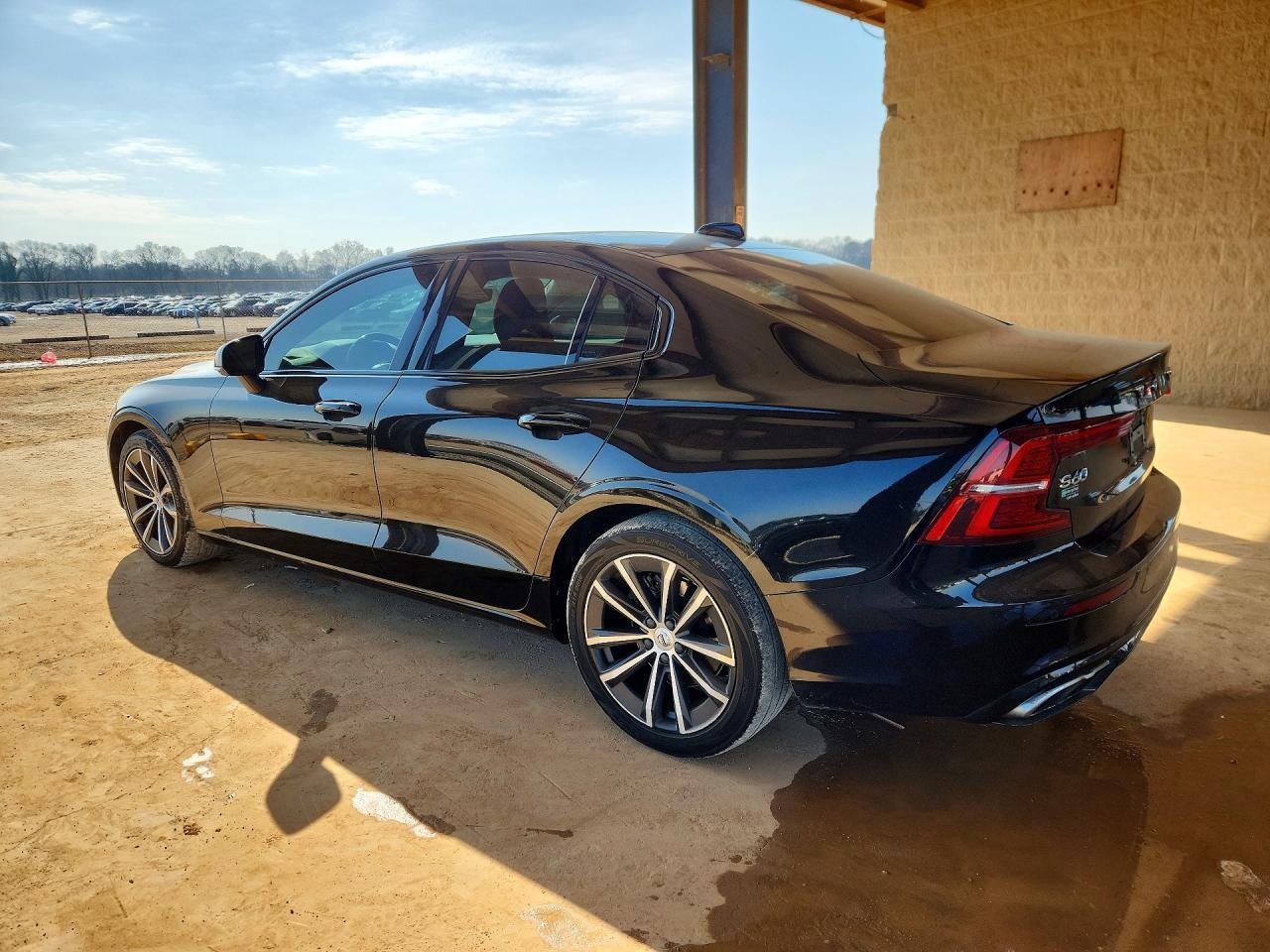 2022 VOLVO S60