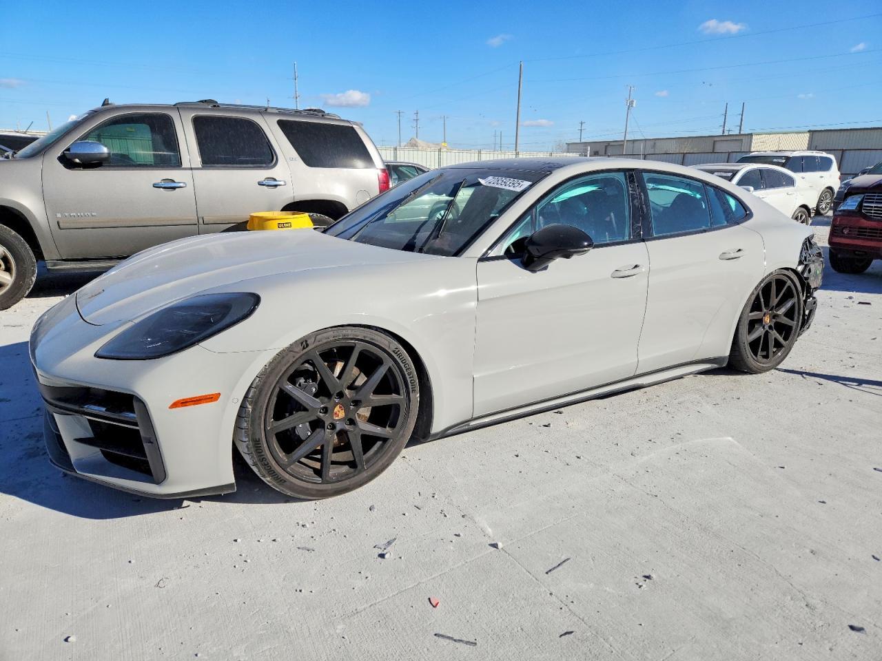 2025 PORSCHE Panamera