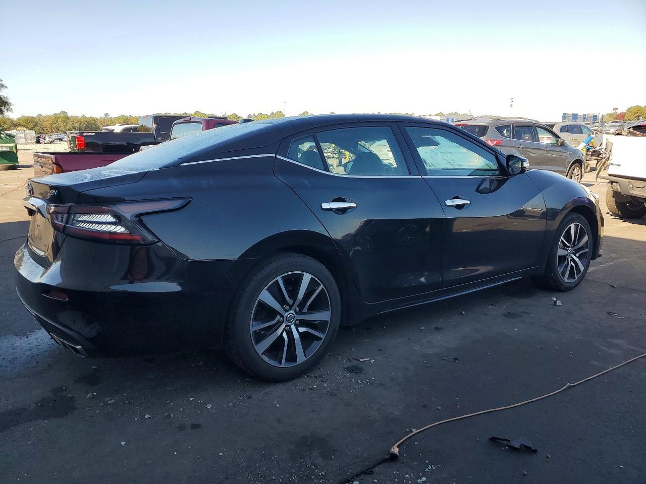 2022 NISSAN Maxima