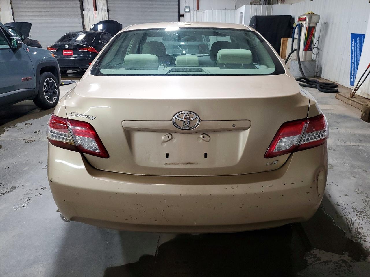 2011 TOYOTA CAMRY