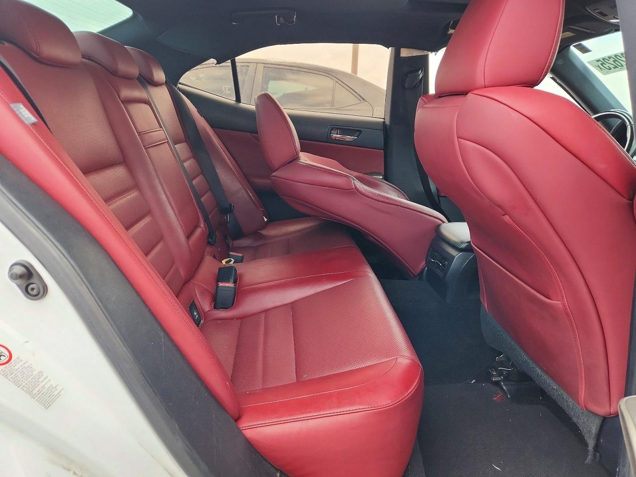 2016 LEXUS IS 200t
