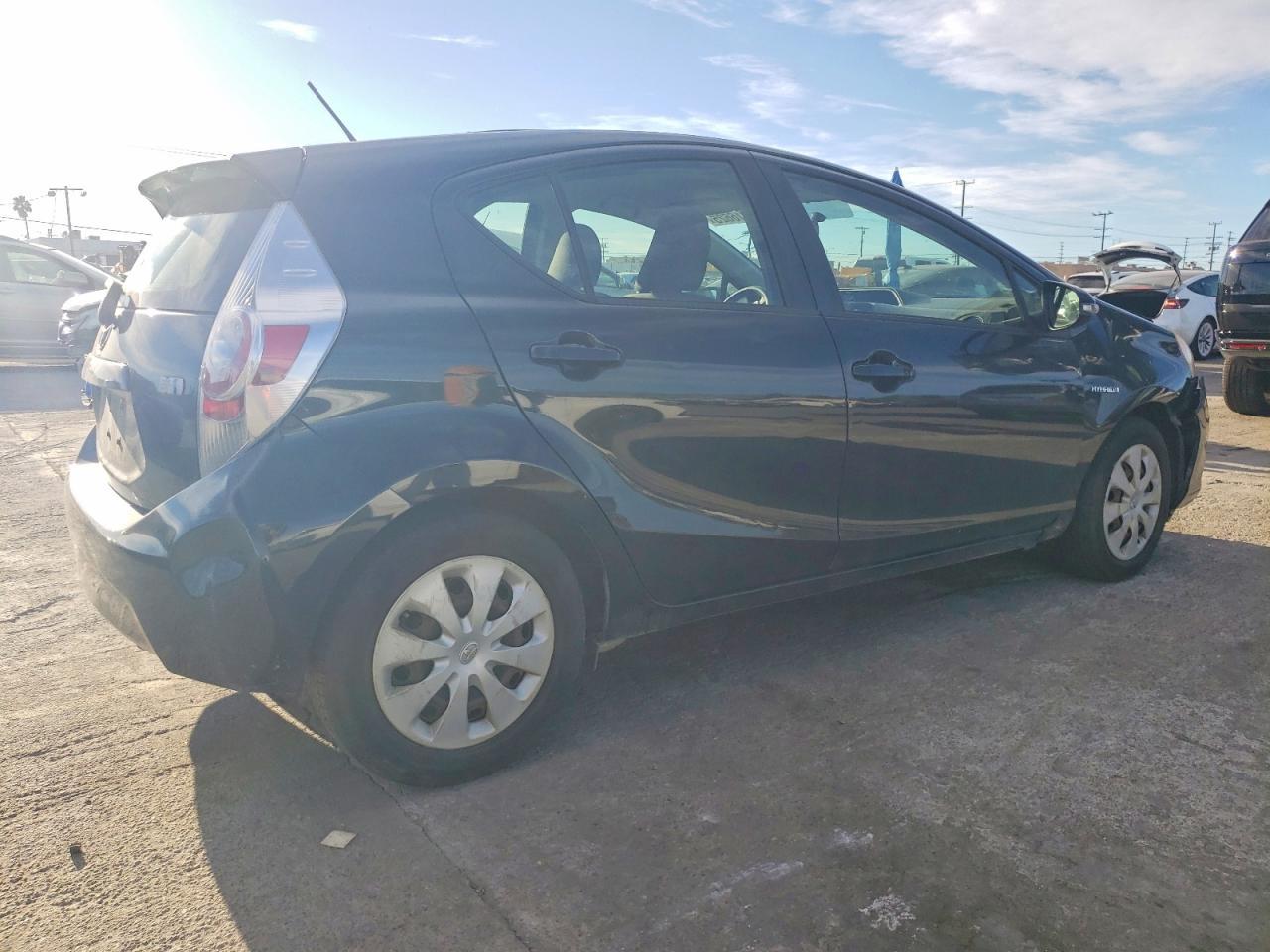 2013 TOYOTA Prius c