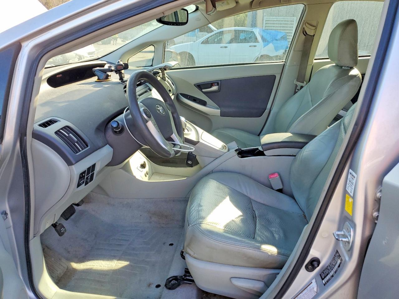 2011 TOYOTA PRIUS