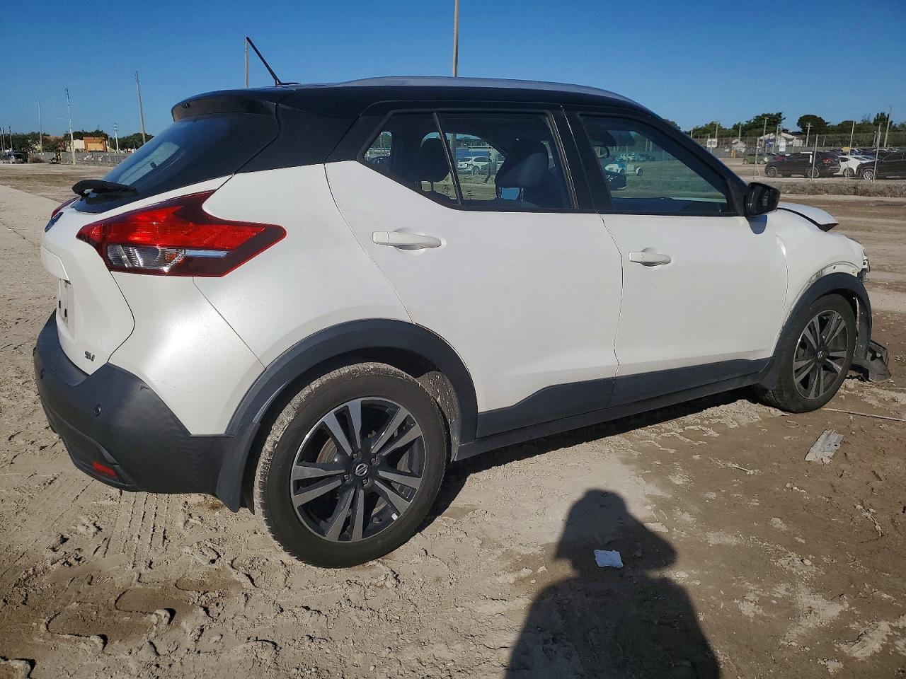 2020 NISSAN KICKS