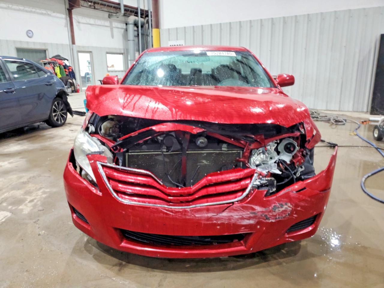2011 TOYOTA CAMRY
