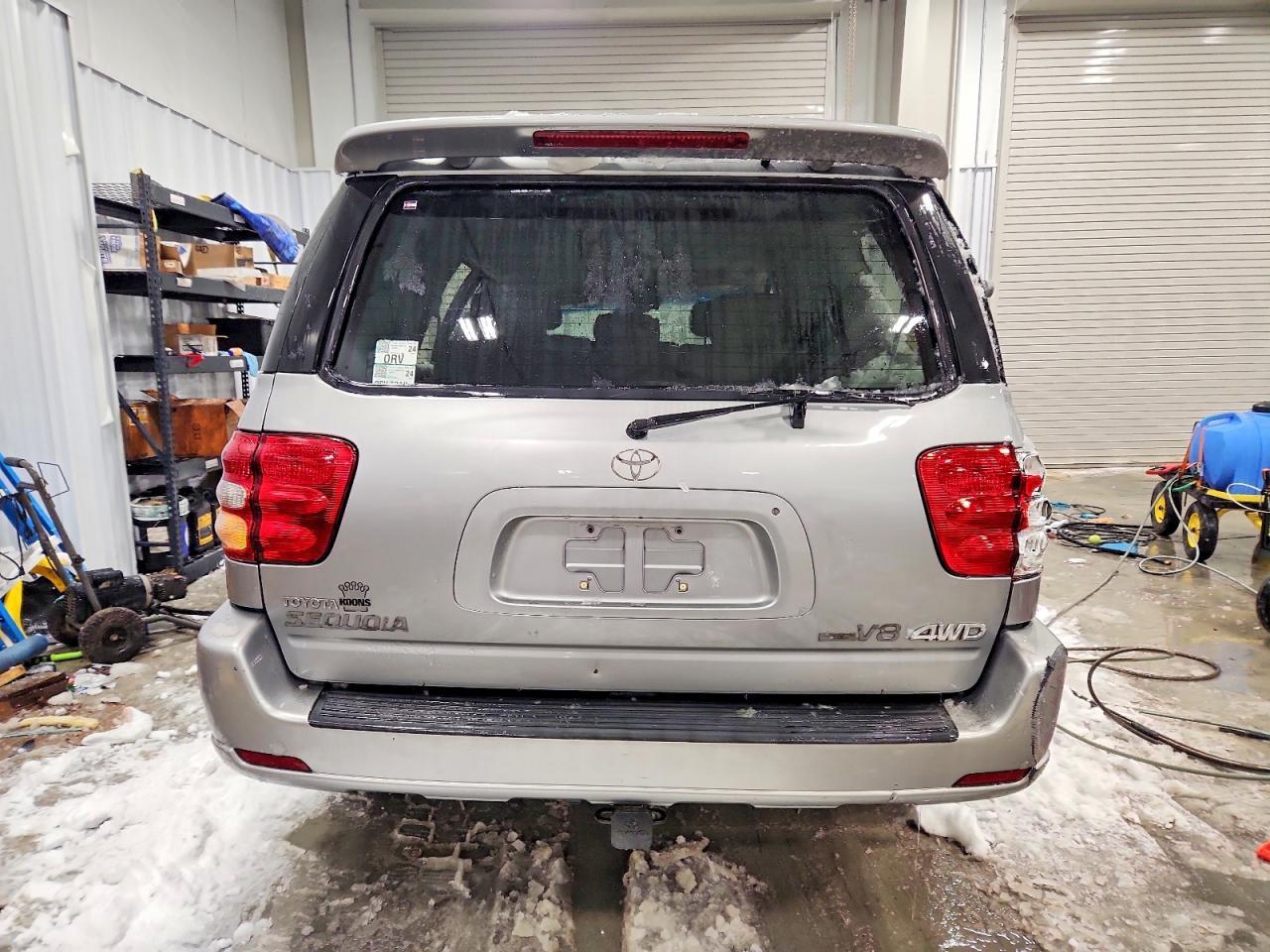 2002 TOYOTA Sequoia