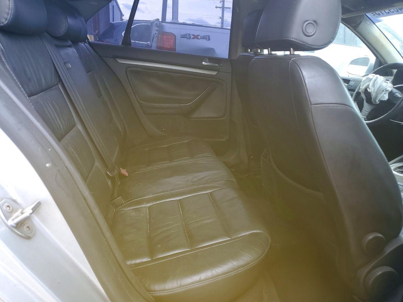2006 VOLKSWAGEN JETTA