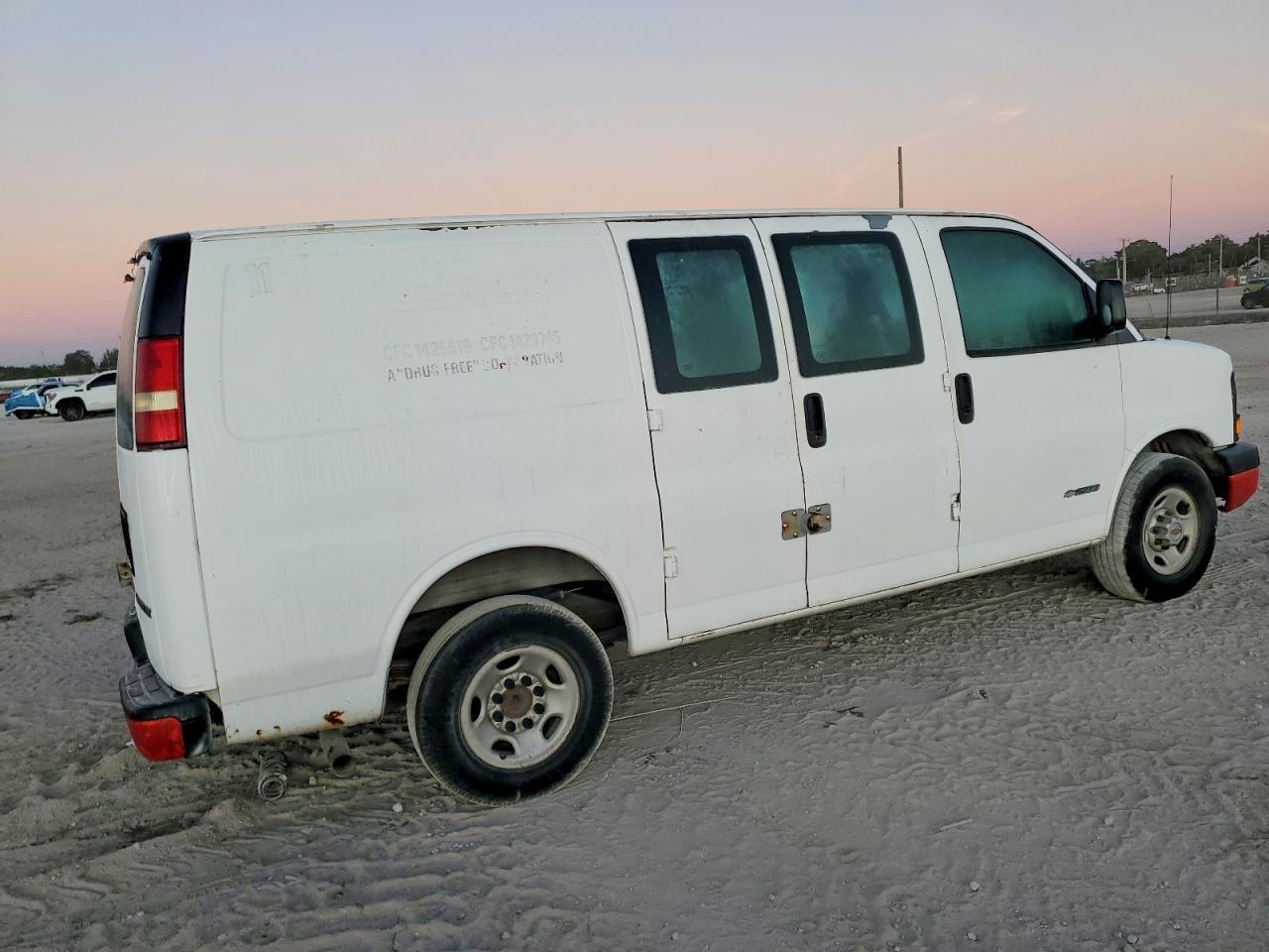 2004 CHEVROLET EXPRESS 2500