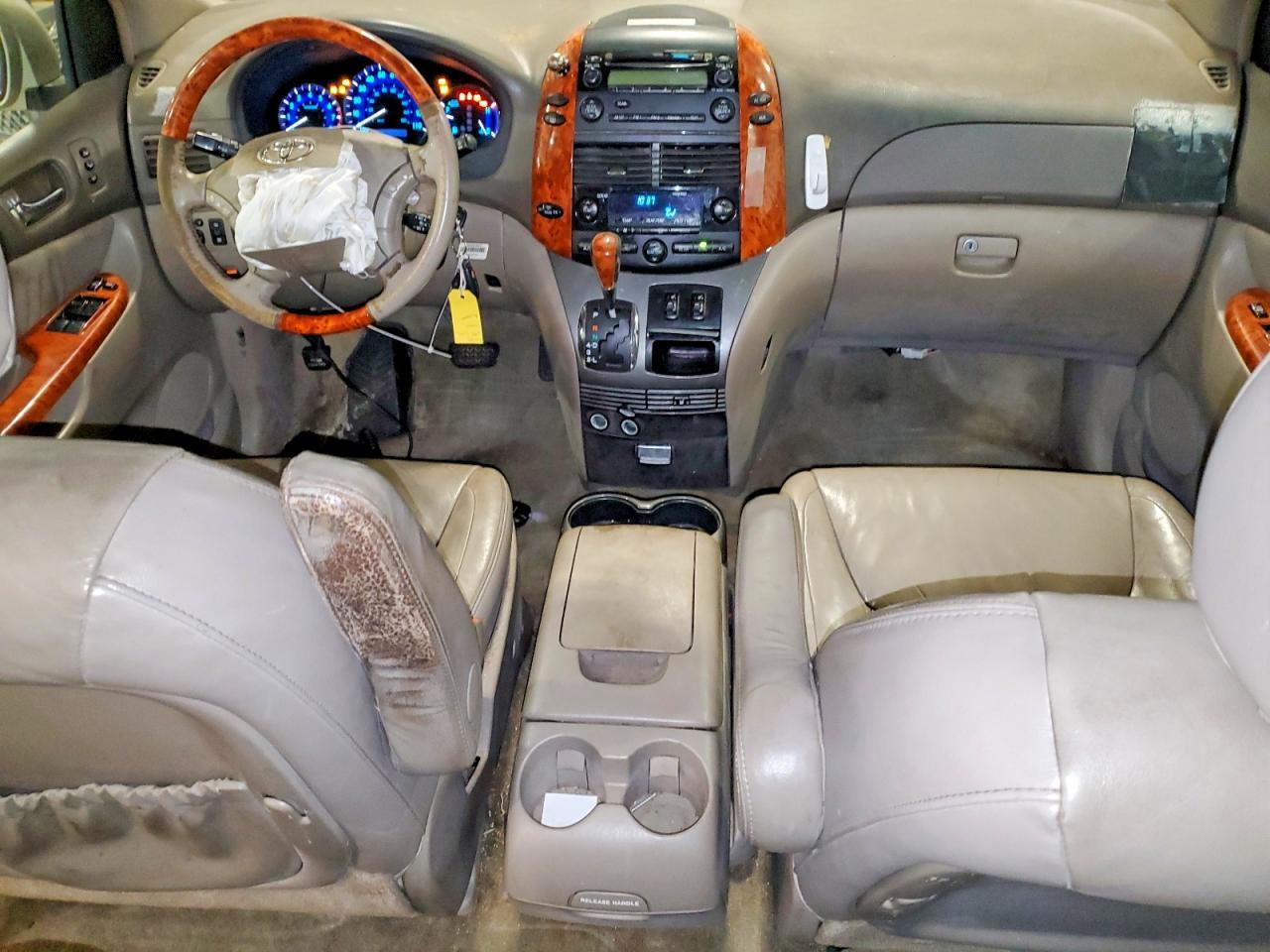 2008 TOYOTA SIENNA
