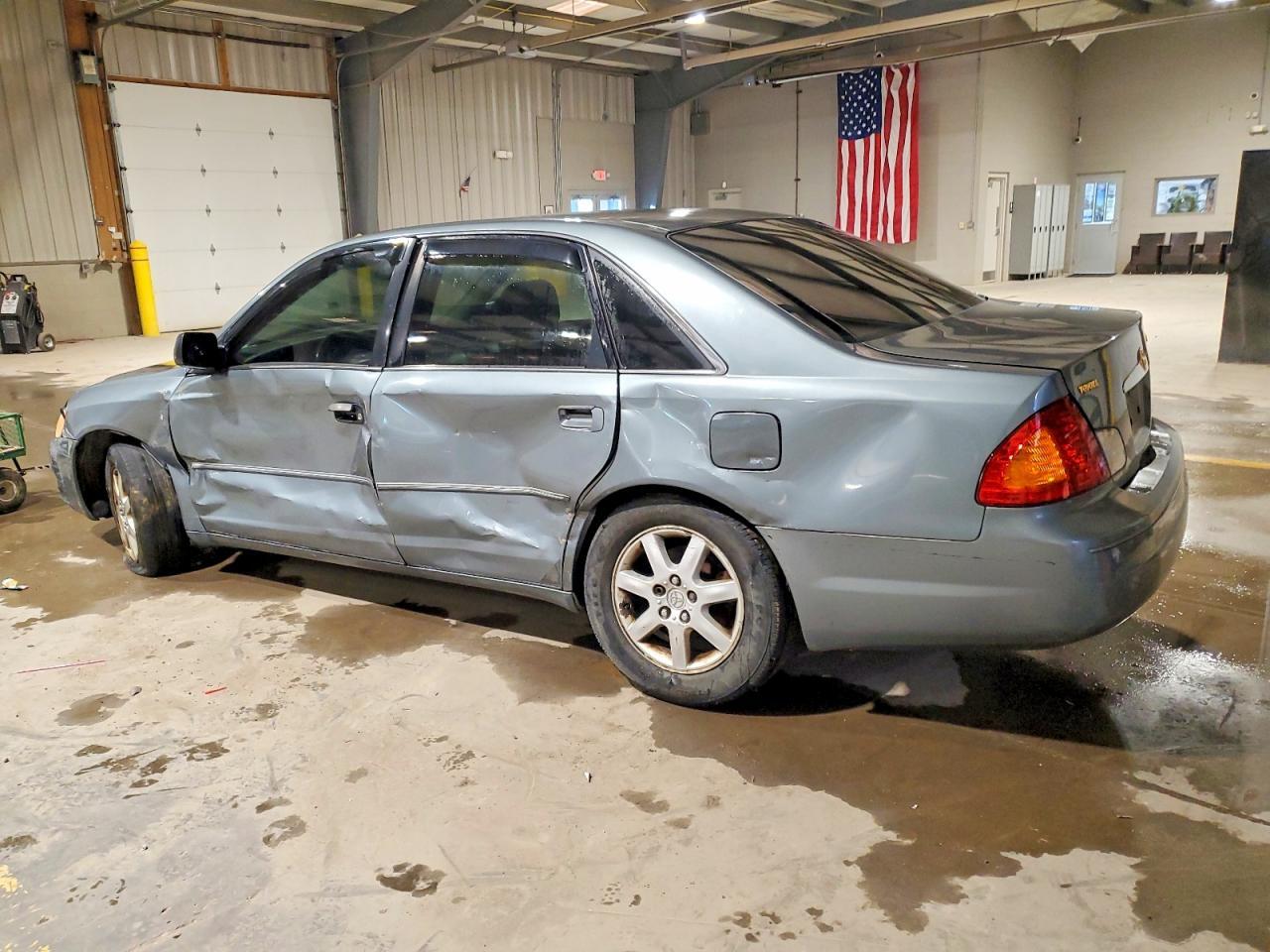 2001 TOYOTA Avalon
